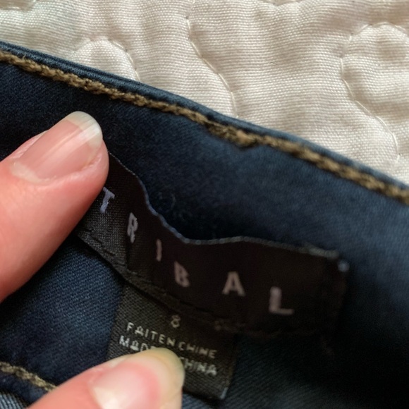 🥰Tribal denim skirt, 8, EUC, buttons up the front, pockets in the front and back - Picture 9 of 16